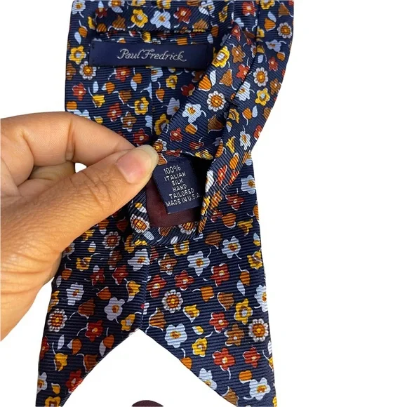 Vintage Paul Patrick 100% Italian Silk Mens Necktie - Picture 4 of 5